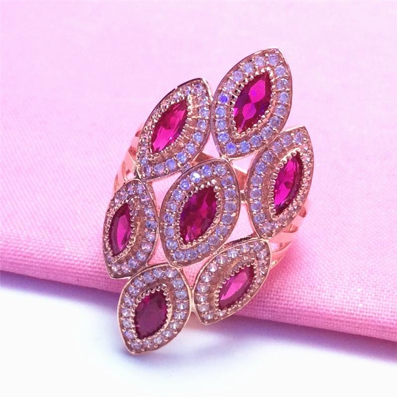 Ring rose red