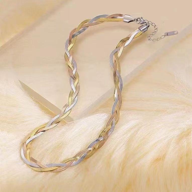 A popular, fashionable, simple and individual titanium steel pearl bracelet for women on Instagram, with a cold style and a niche design. It's a trendy food ring in silver Specification image
