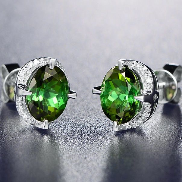 Natural emerald earrings temperament high-grade sense s925 silver needle exquisite diamond earrings hook white gold earrings anti-allergy thumbnail