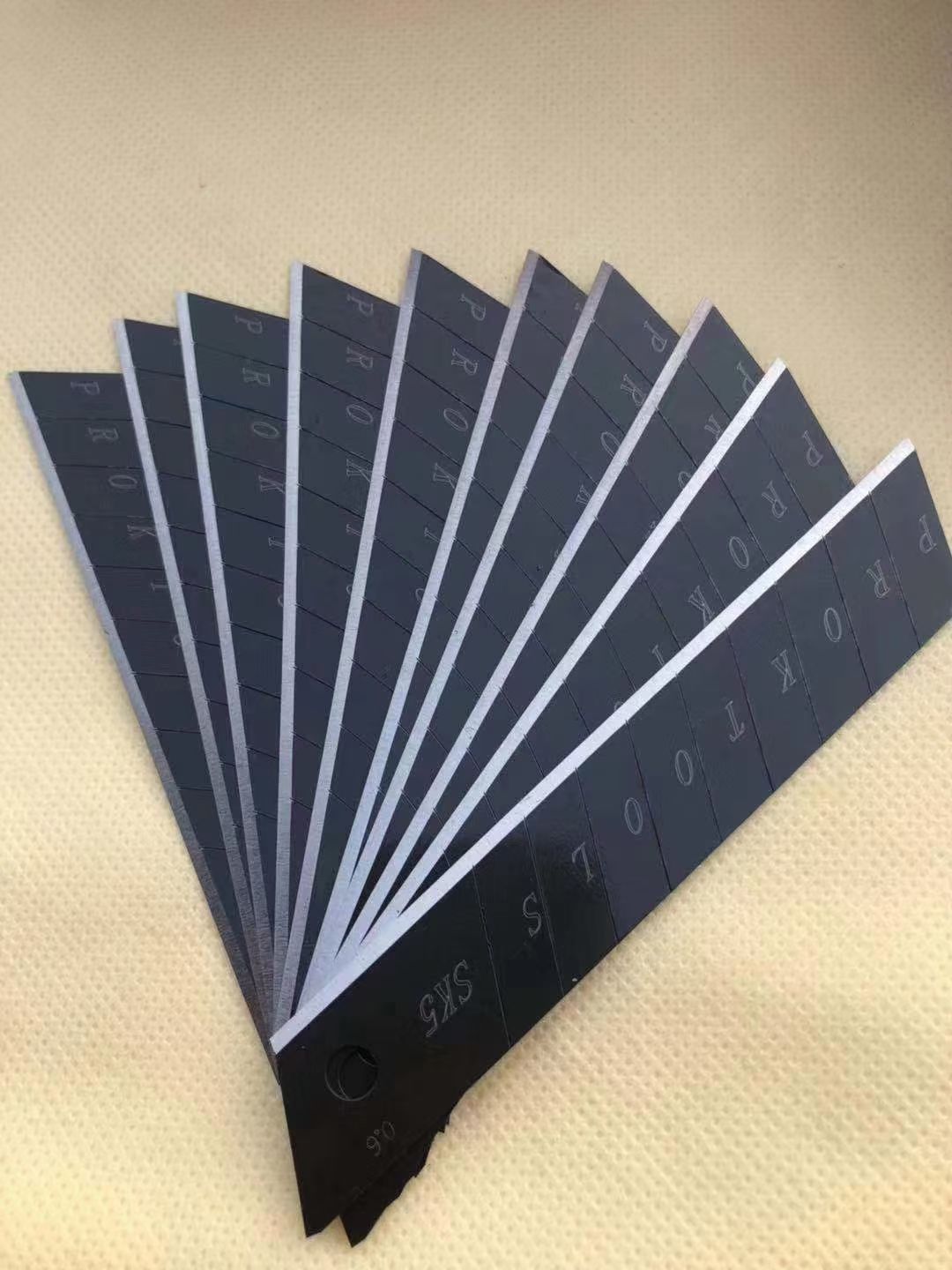 Blade utility knife, blade paper cutting knife, blade wallpaper knife, blade utility knife, blade letter opening knife undefined