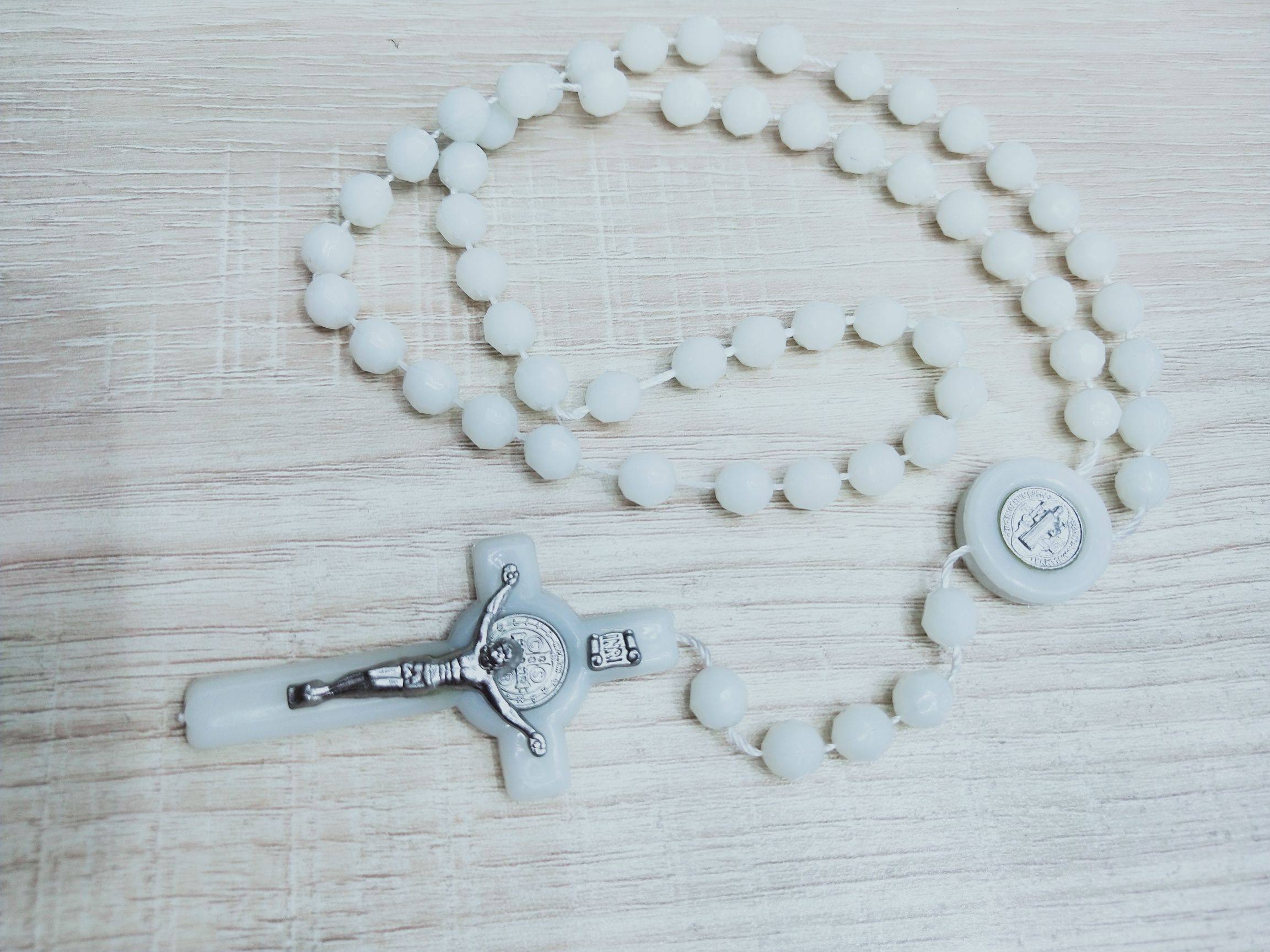 Rosary luminous cross necklace, manufacturers direct sales products, a variety of religious products sold in foreign markets