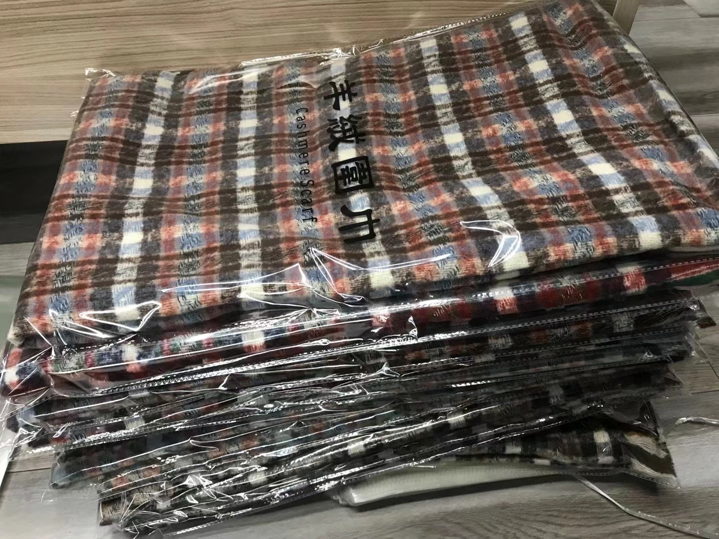 Bristle Plaid Scarf Fall/Winter Discount Stock Scarf details Picture