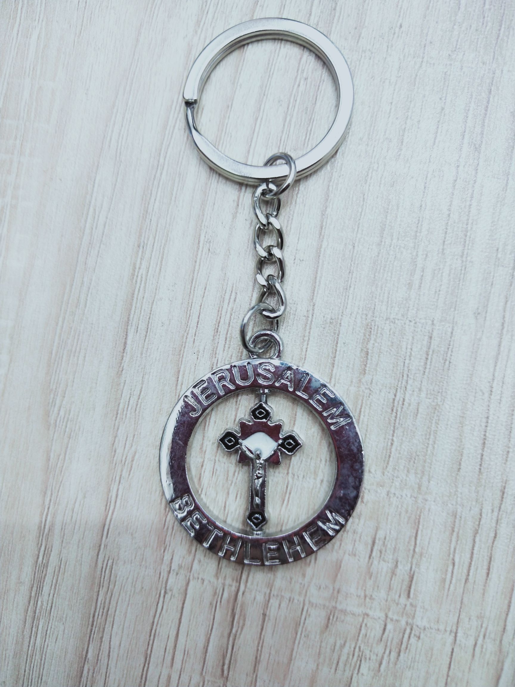 Circular cross pendant key chain, manufacturers direct sales of various religious articles, best-selling foreign markets