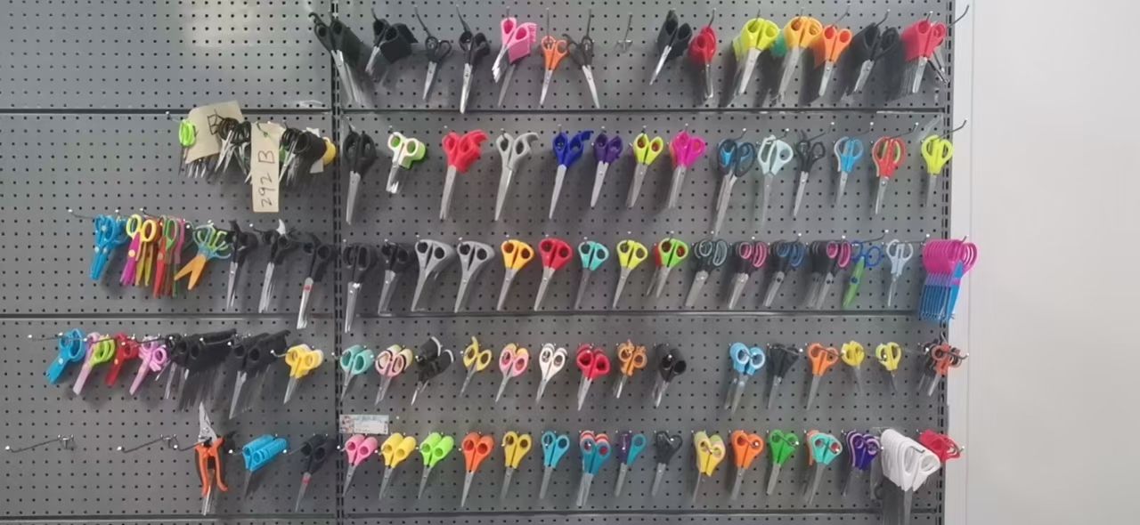 Office and educational knives, scissors, tools, scissors, scissors, office scissors, tailor scissors, student scissors, hairdressing scissors, lace scissors, beauty scissors, children's scissors, lace scissors, thread scissors details Picture