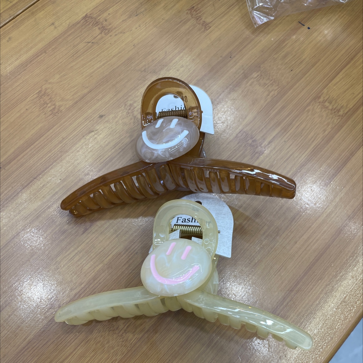 Large Clip Jelly-Colored Smiley Face 😃 Clip details Picture