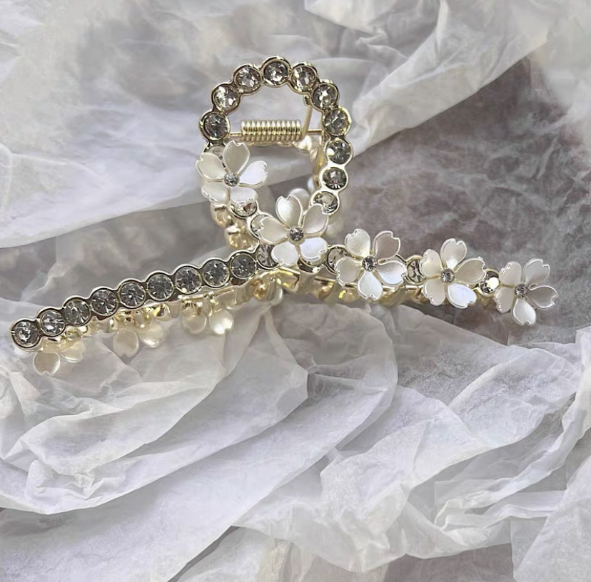 Big flower grab clip pearl hairpin women's head advanced sense shark clip headpin new high-end hair card thumbnail