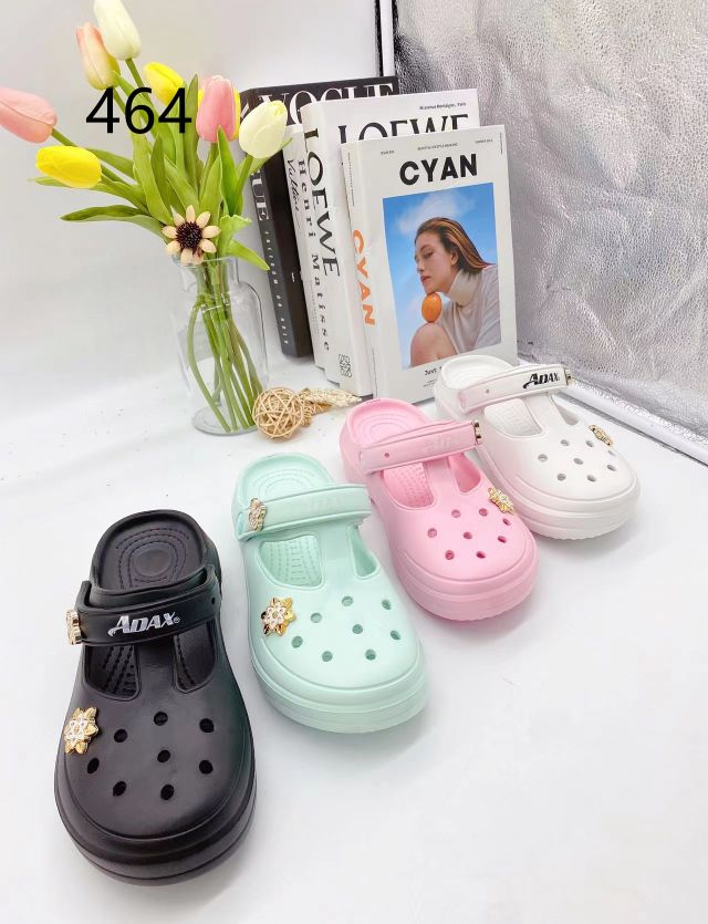 Crocs women summer cute network red platform wedge heel non-slip beach beachside broothead sandals white nurse shoes