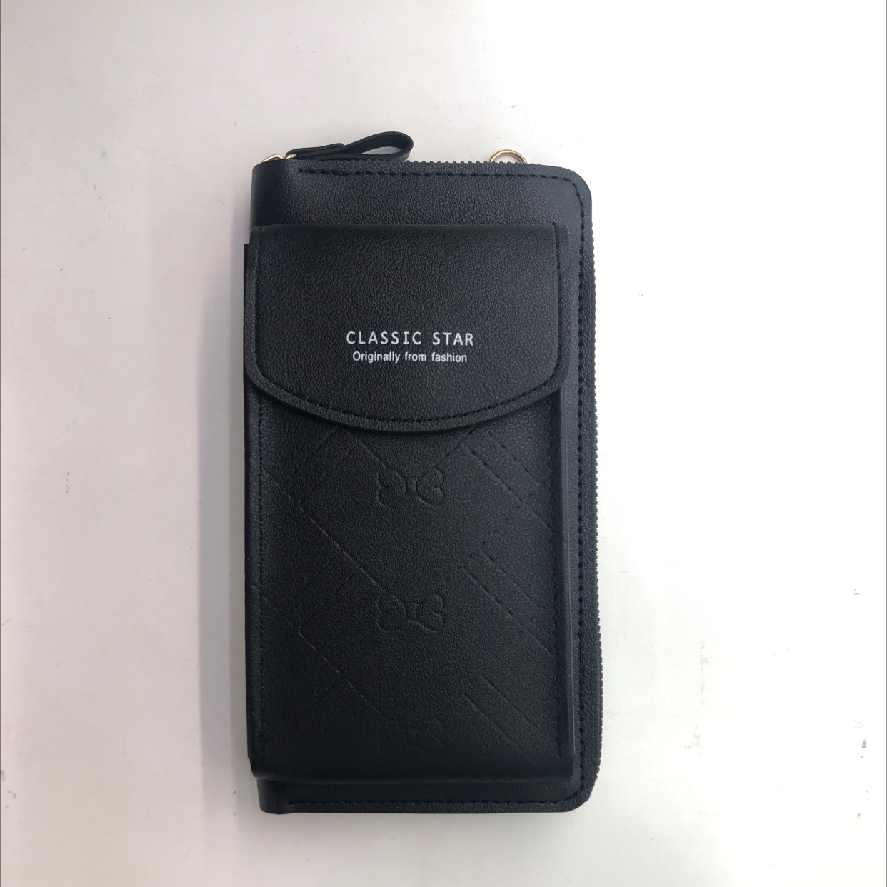 Simple And Atmospheric Mobile Phone Bag Application Scenario