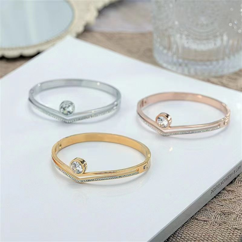 LKSTYLE non-fading titanium steel bracelet, ins cold style, high-end, niche design, exquisite internet-famous style detail image 5