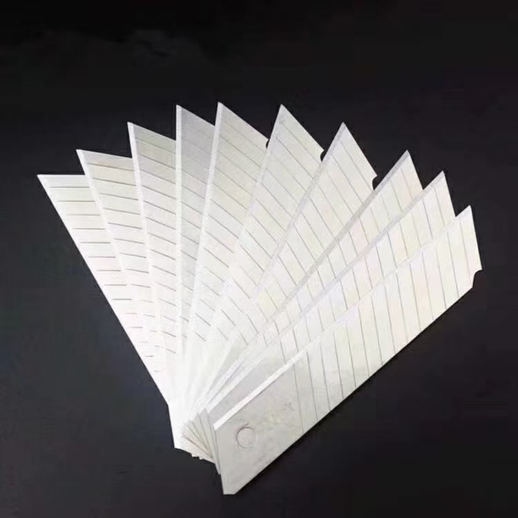 Blade utility knife, blade paper cutting knife, blade wallpaper knife, blade woodworking knife, blade utility knife, hardware tool knife, hardware tool knife Application Scenario