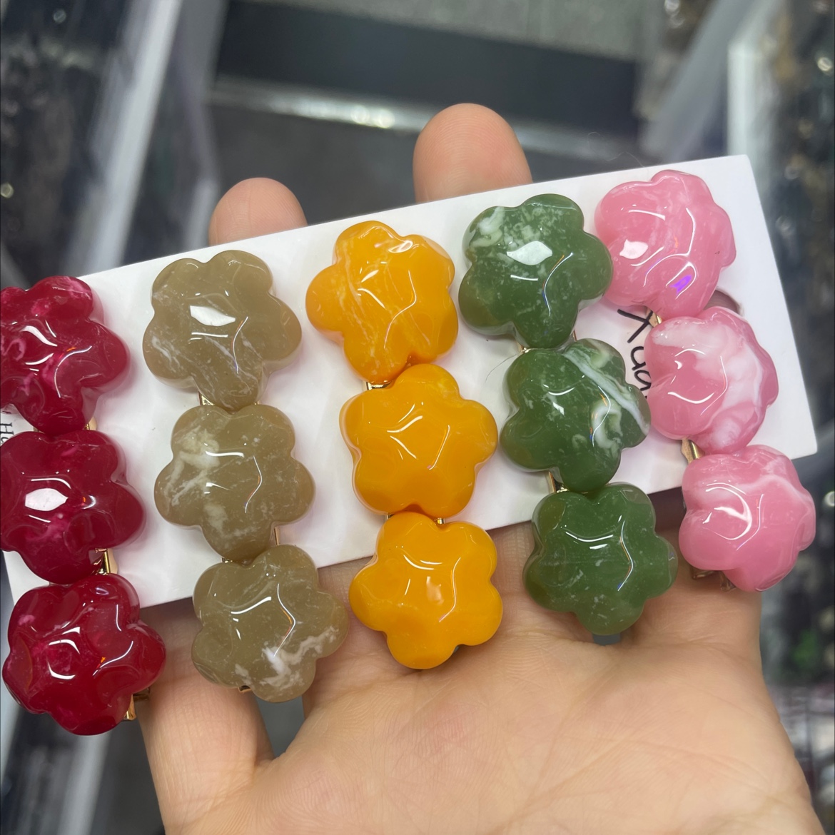 Korean version of jelly system five flower network red hair clip thumbnail