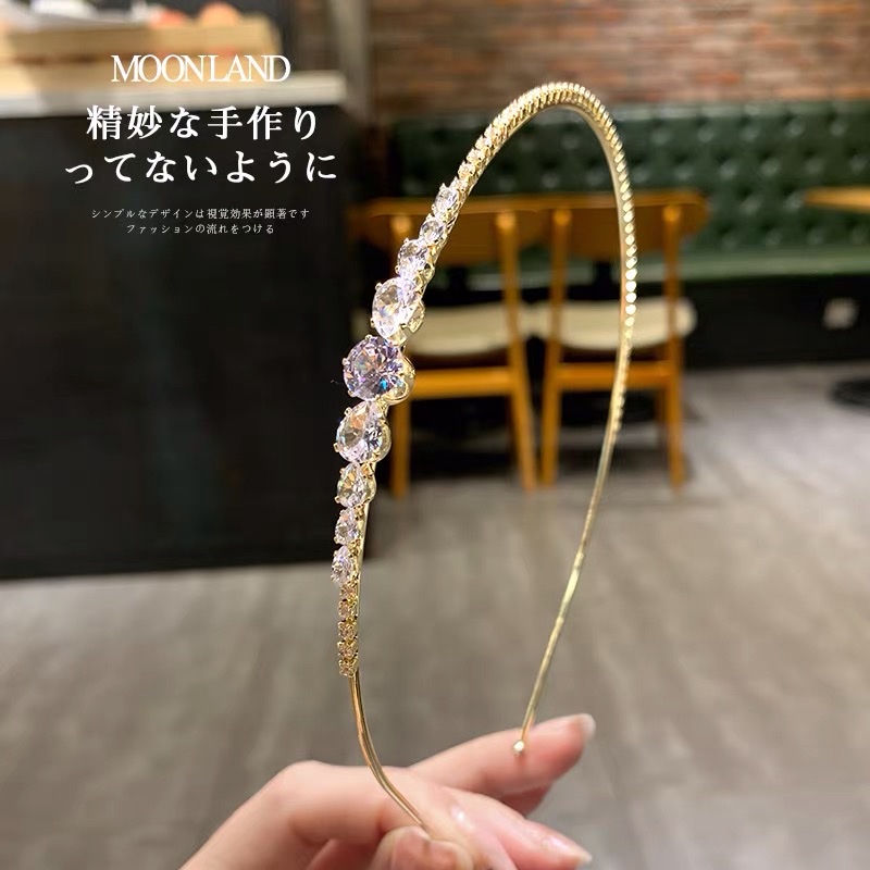 Super Hot, Korean Version Of The Fashion Swarovski Crystal Hair Accessories Headdress Application Scenario