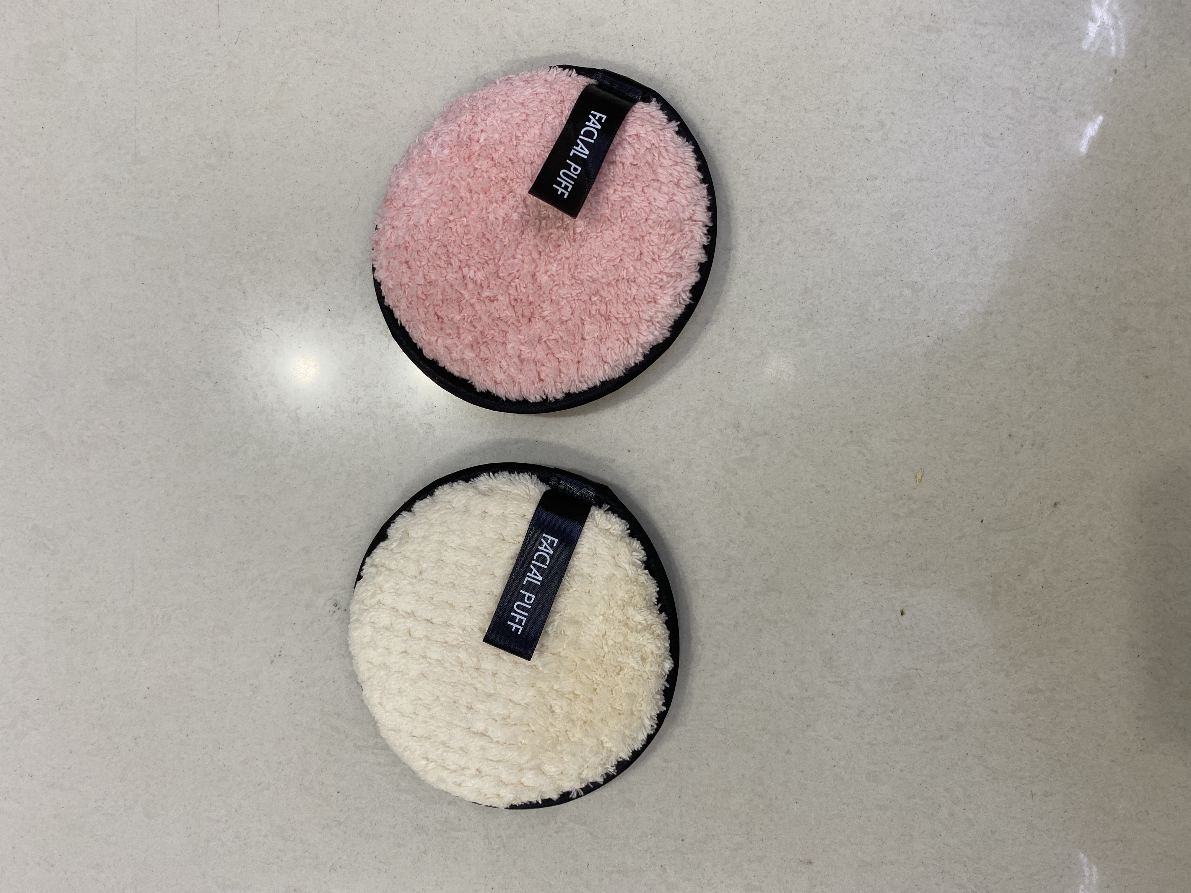 Pineapple check makeup remover
