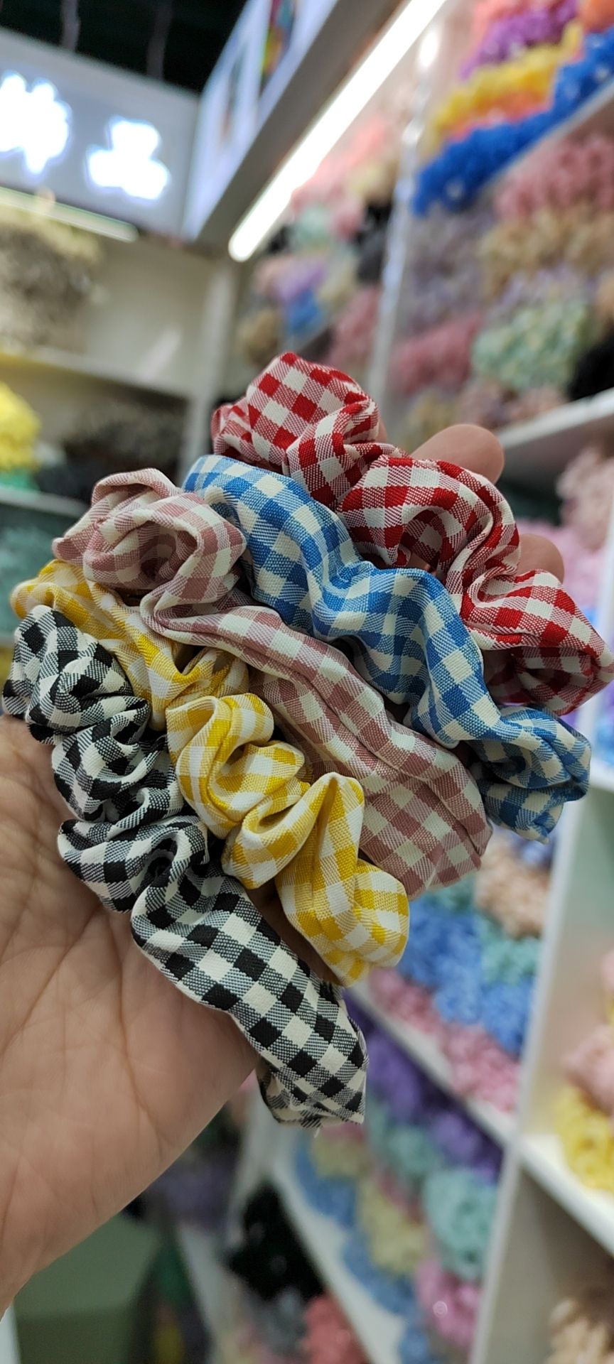 Sausage Ring 2:60-color solid color bright color Ding Pig large Intestine Ring, hair ring, elastic hair ring, direct supply from the manufacturer. 60-color solid color bright color Ding Pig large intestine ring, hair ring, elastic hair ring, direct supply from the manufacturer Specification image