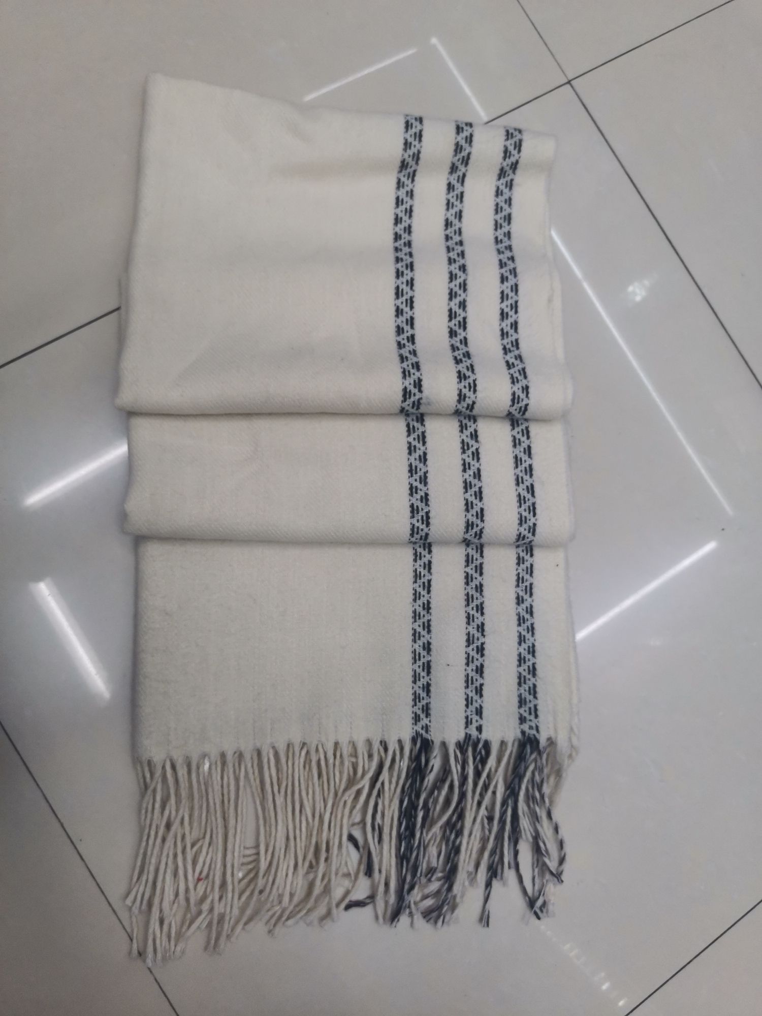 White Wipes With Vertical Stripes On Both Sides Specification drawing