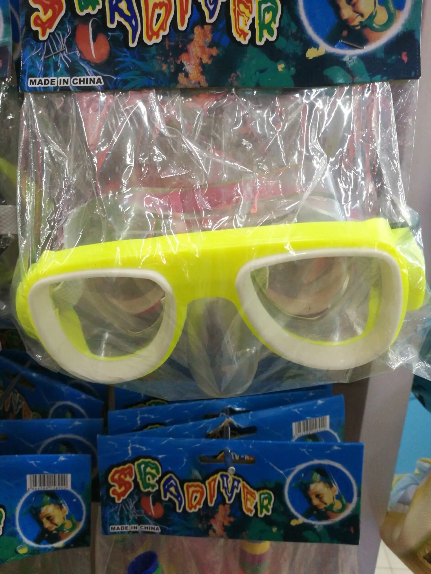 Children's silicone one-piece swimming goggles, waterproof and anti-fog water park, rafting 108 details Picture