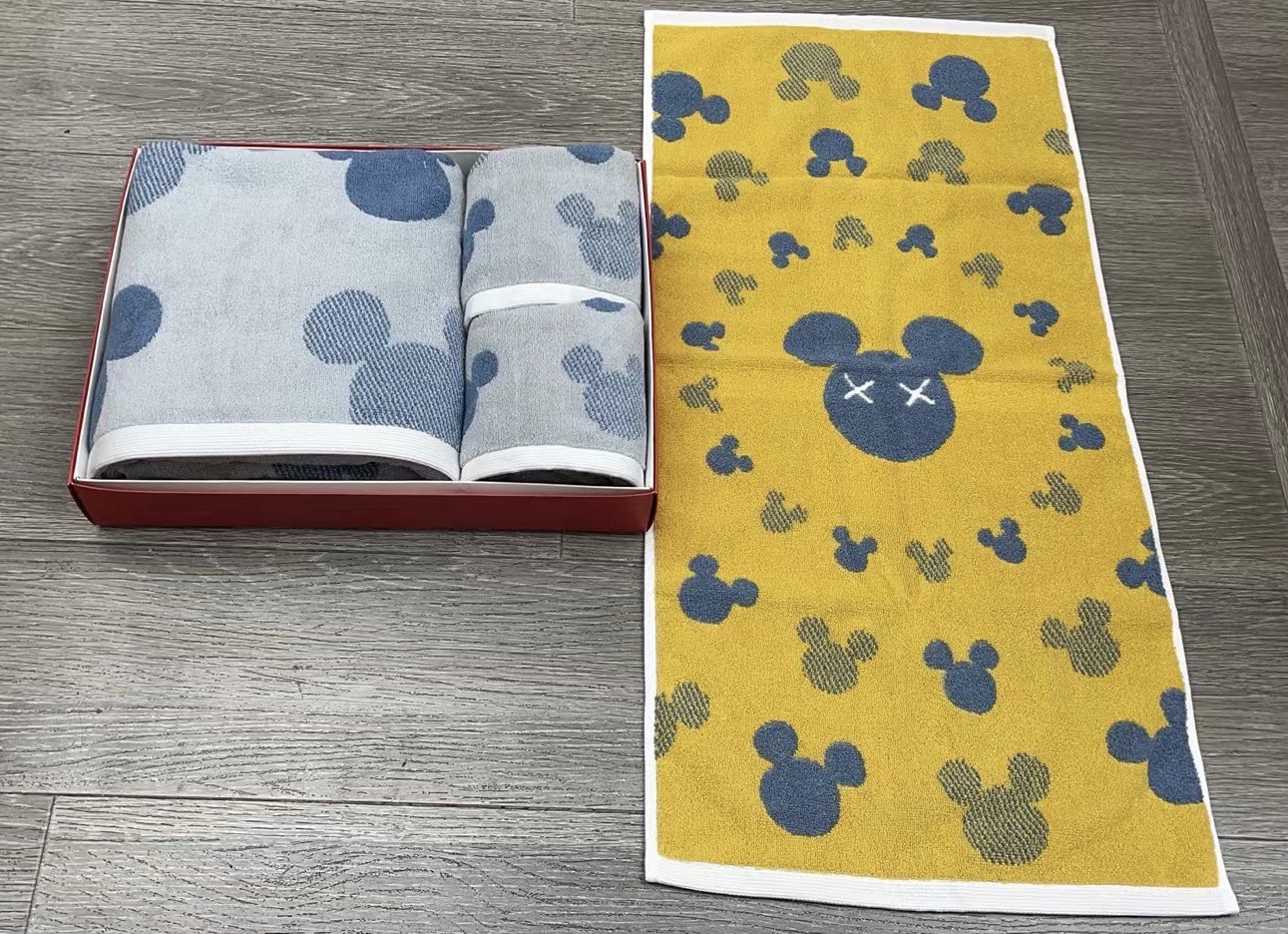 Towel bath towel gift box set three sets of company gift wholesale opening wedding birthday return custom printing