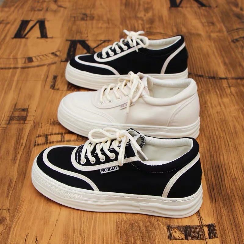 The inner height canvas shoes