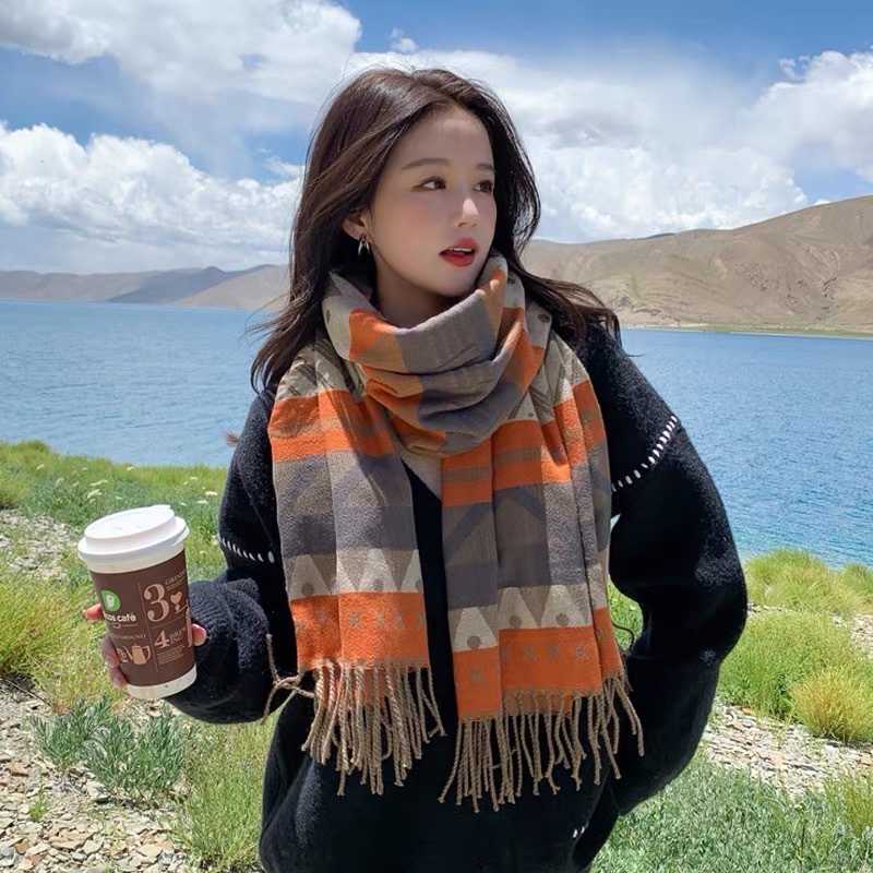2022 New High-Grade National Style Scarf Women's Autumn And Winter Bib Small Shawl With Imitation Cashmere Jacquard details Picture