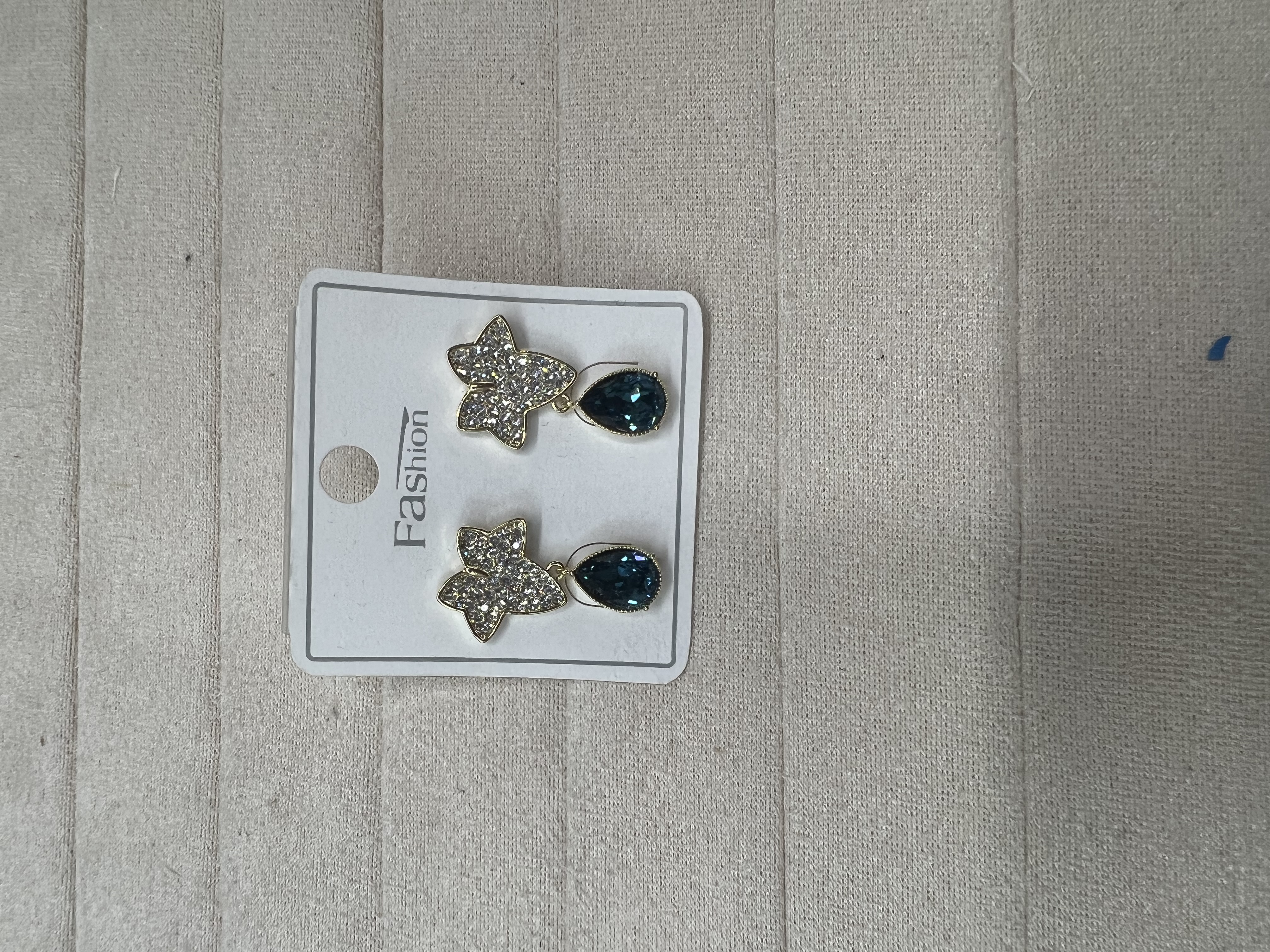 Metal rhinestone five-pointed star hole green glass drop shaped earrings sparkling bright temperament fine art jewelry 066
