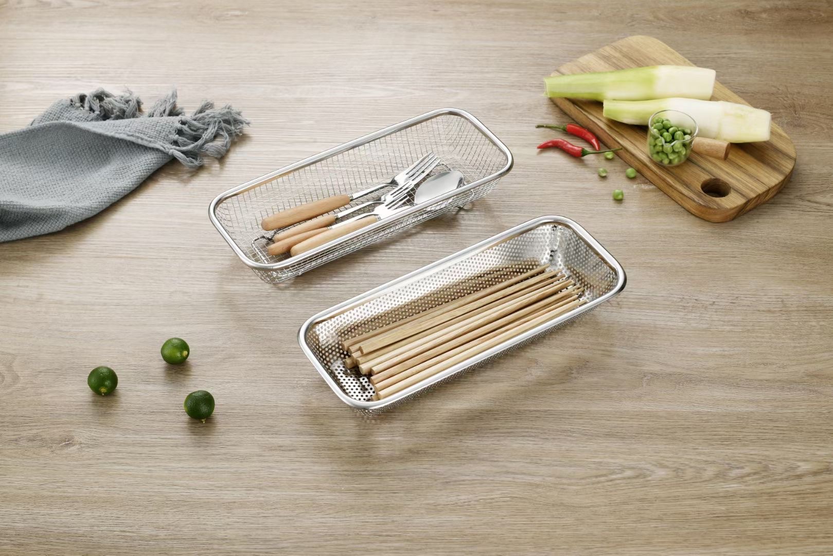 Stainless steel no-hang chopsticks basket disinfection cabinet chopsticks drain net basket shelving dishwasher knife and fork storage box thumbnail