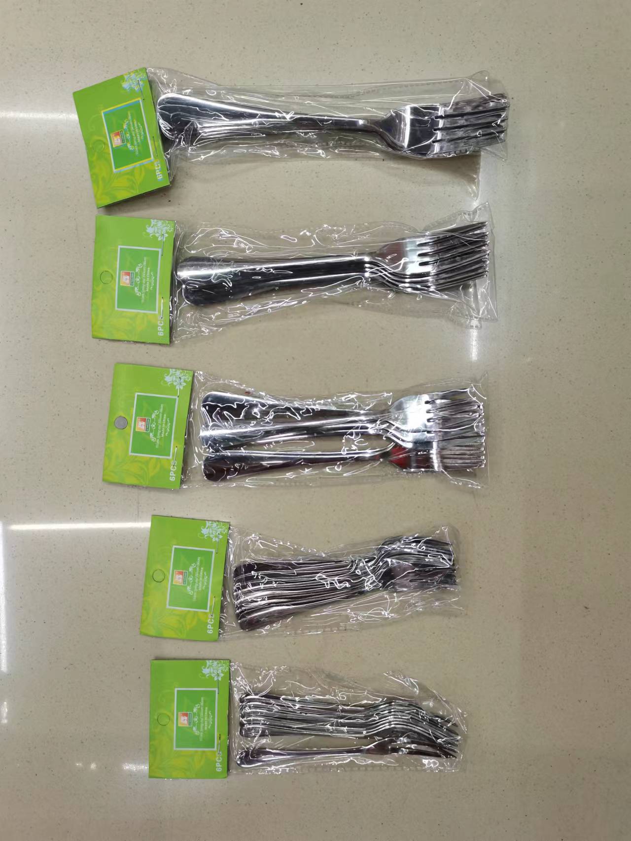 Daily necessities tableware, Western knives, forks, spoons, steak knives, gold-plated side knives, gold-plated side spoons, stainless steel spoons, round spoons, pointed spoons undefined