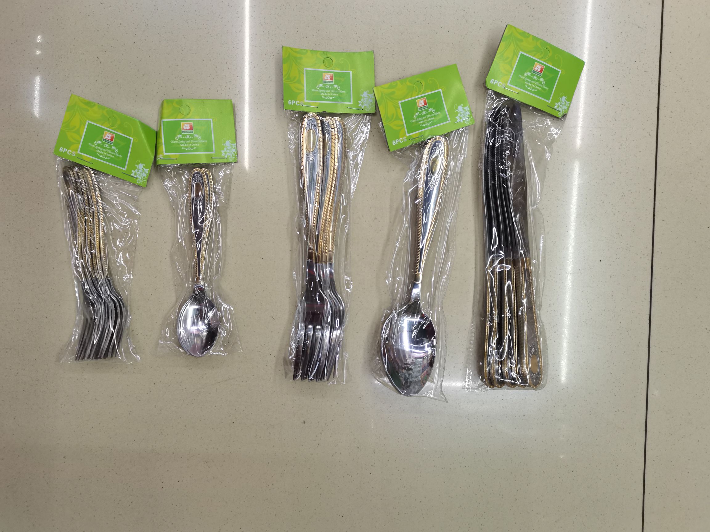 Daily necessities tableware, Western knives, forks, spoons, steak knives, gold-plated side knives, gold-plated side spoons, stainless steel spoons, round spoons, pointed spoons Item Picture