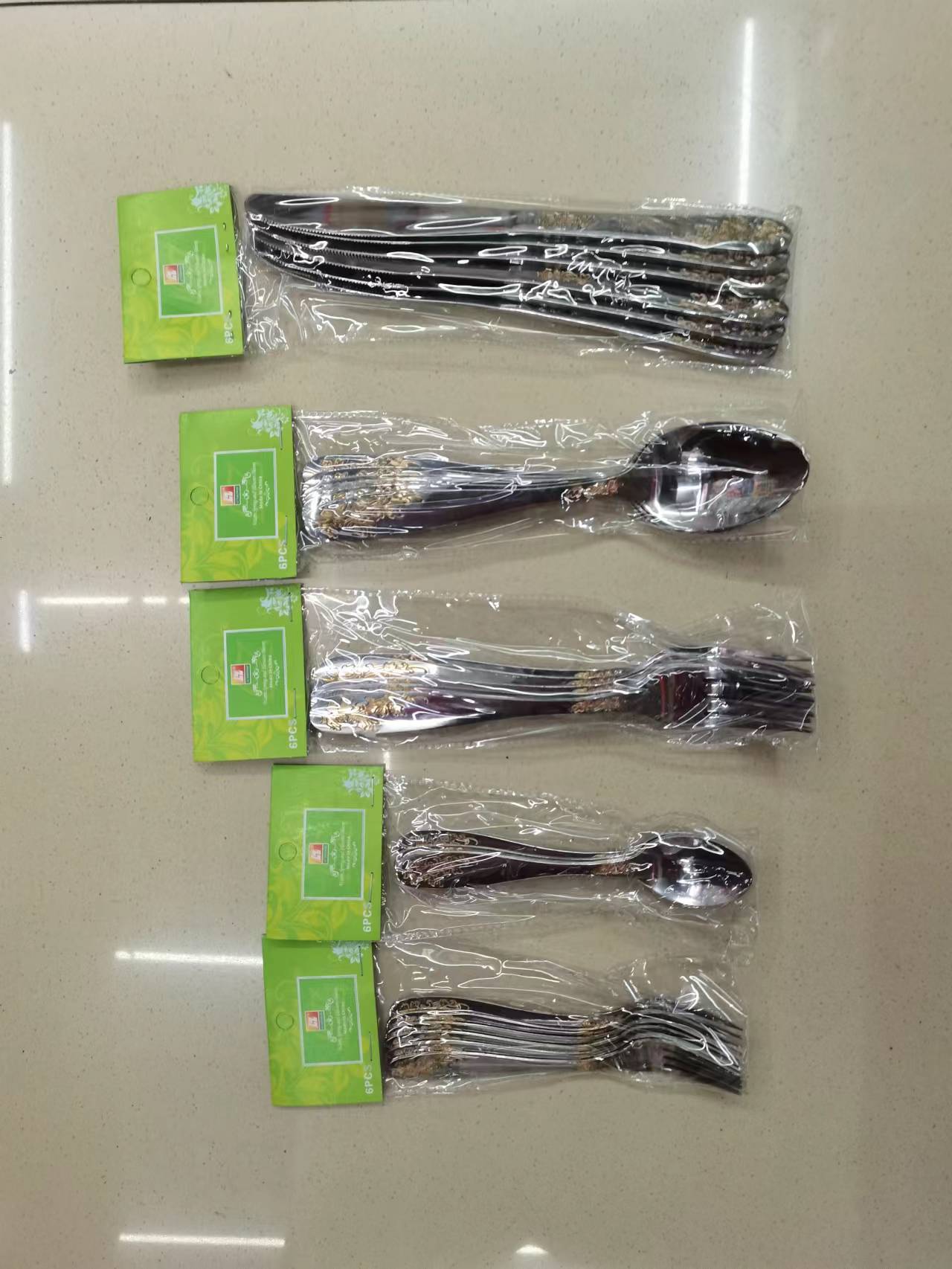 Daily necessities tableware, Western knives, forks, spoons, steak knives, gold-plated side knives, gold-plated side spoons, stainless steel spoons, round spoons, pointed spoons undefined