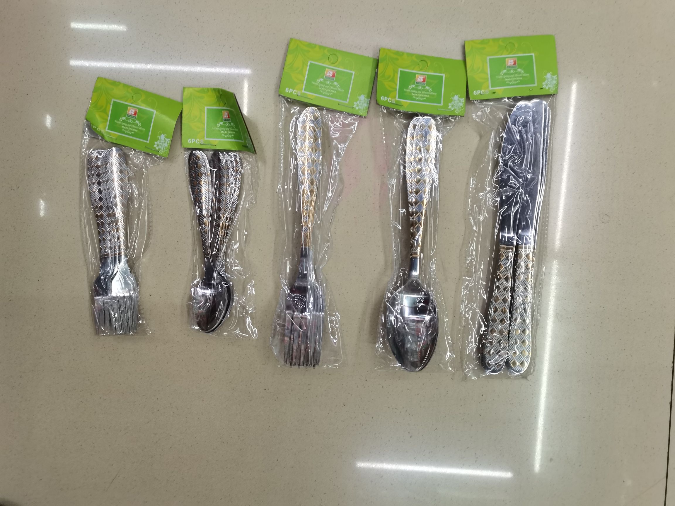 Daily necessities tableware, Western knives, forks, spoons, steak knives, gold-plated side knives, gold-plated side spoons, stainless steel spoons, round spoons, pointed spoons full figure