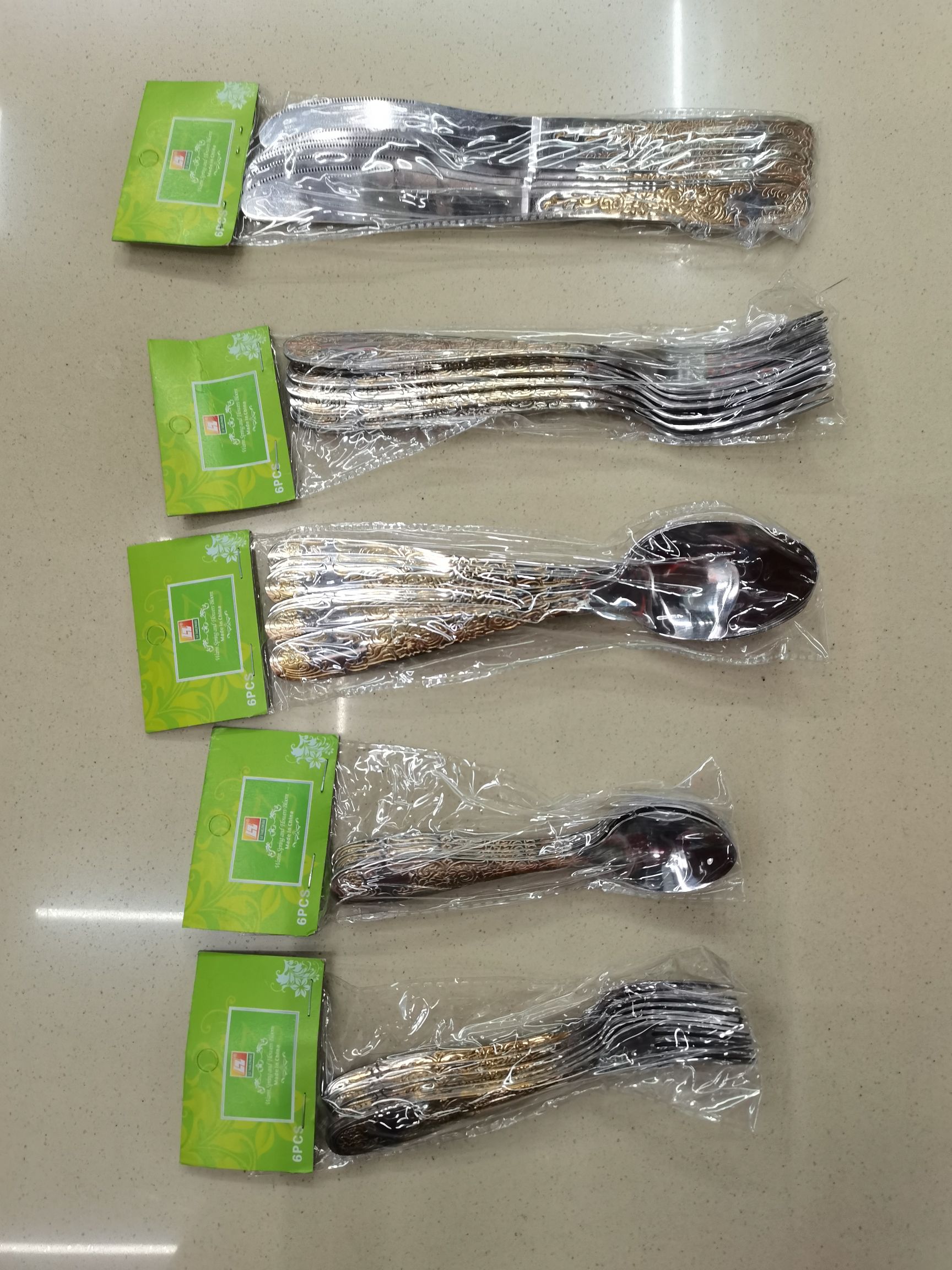 Daily necessities tableware, Western knives, forks, spoons, steak knives, gold-plated side knives, gold-plated side spoons, stainless steel spoons, round spoons, pointed spoons undefined