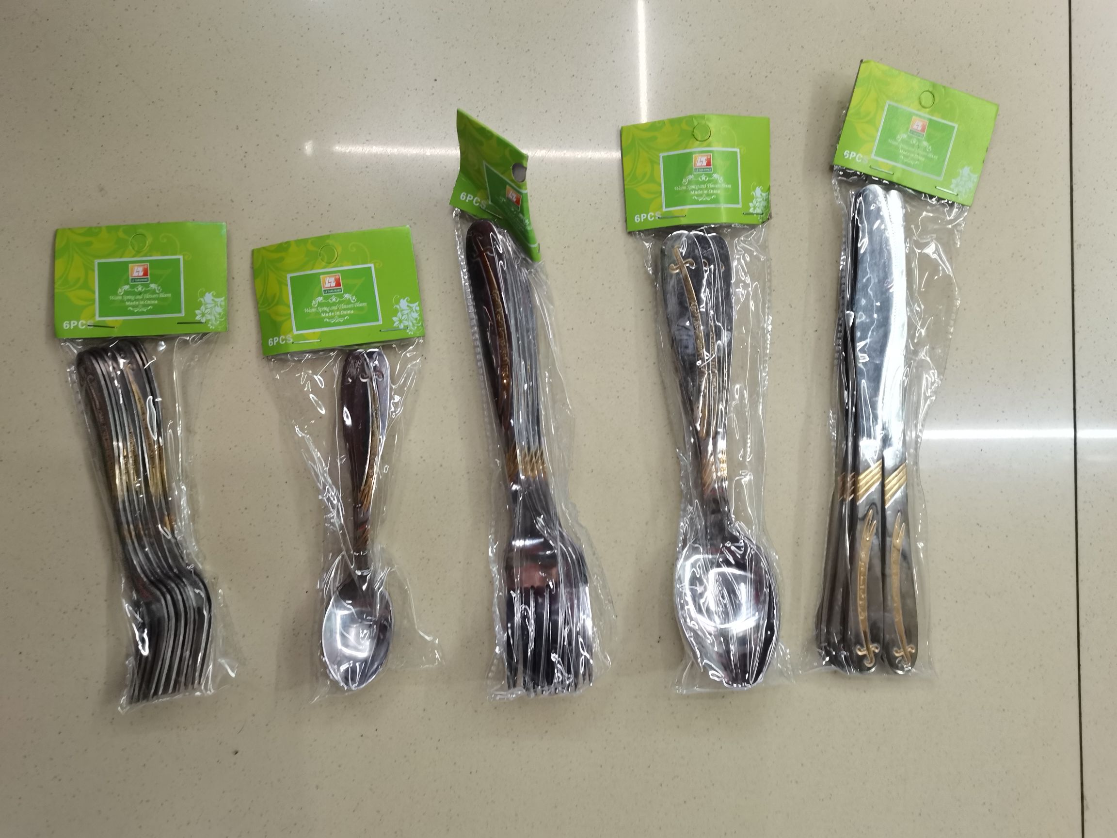 Daily necessities tableware, Western knives, forks, spoons, steak knives, gold-plated side knives, gold-plated side spoons, stainless steel spoons, round spoons, pointed spoons undefined