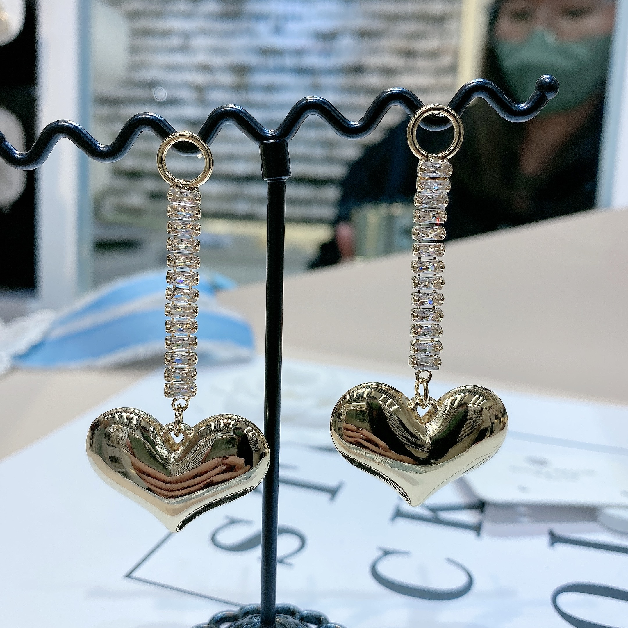 2022 New South Korean Temperament Female Long Zircon Inlaid With Love Fringe Advanced Sense Earrings Drop Earrings Specification drawing