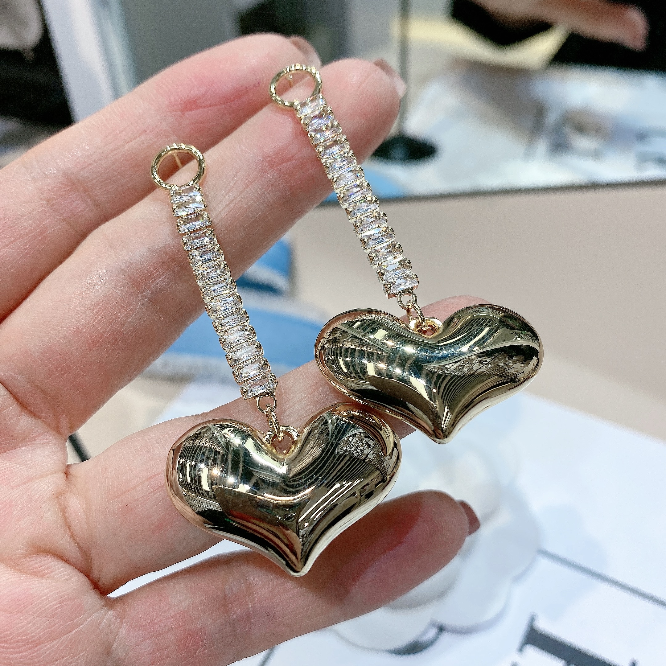 2022 New South Korean Temperament Female Long Zircon Inlaid With Love Fringe Advanced Sense Earrings Drop Earrings