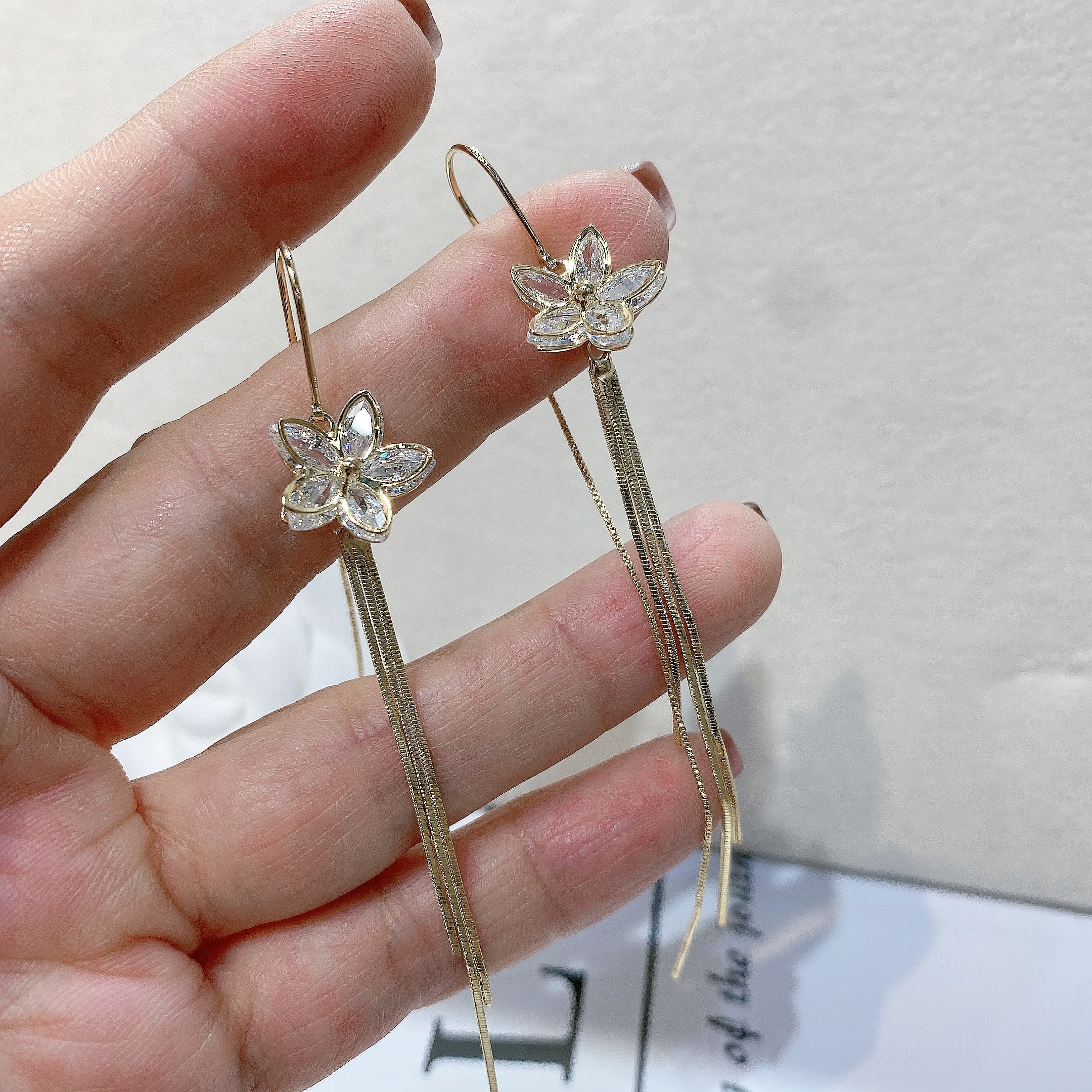 Korean Fashion Japanese Light Luxury Niche Design Advanced Exquisite Long Fringe