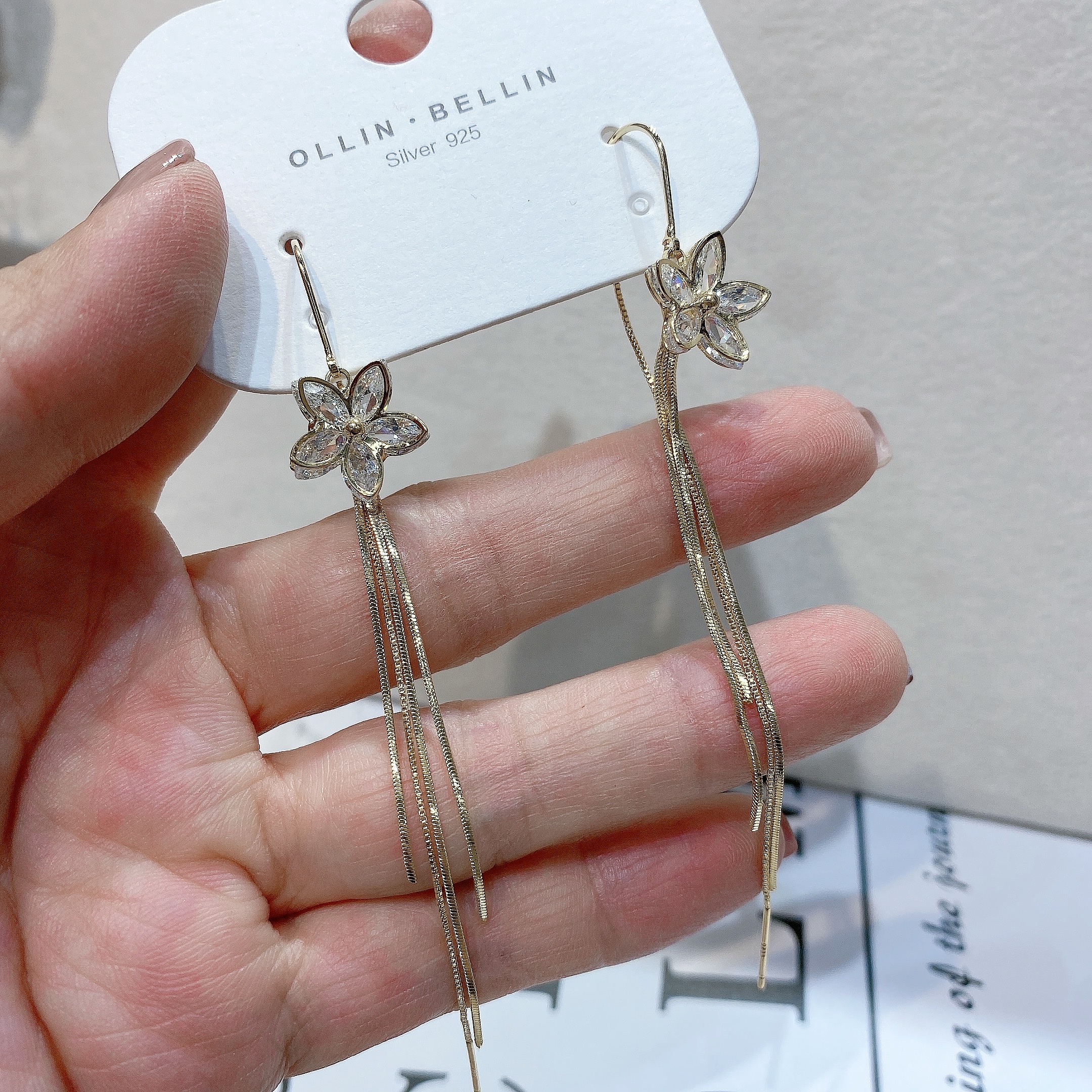 Korean Fashion Japanese Light Luxury Niche Design Advanced Exquisite Long Fringe Item Picture