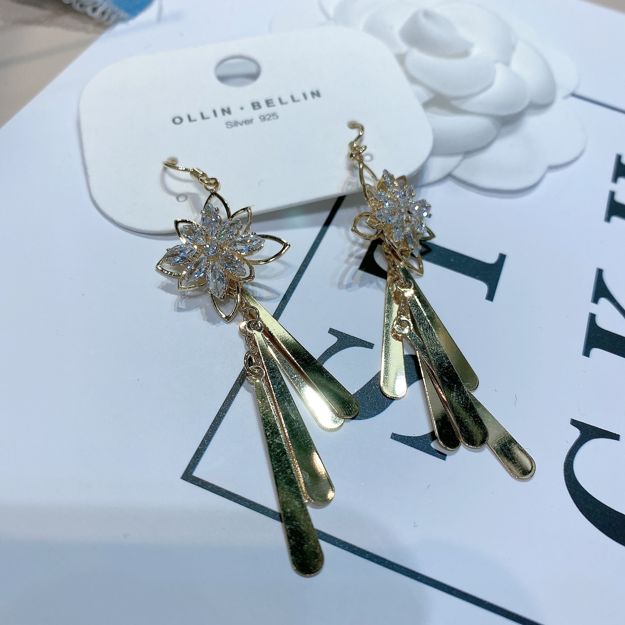 2022 New South Korean Temperament Female Long Zircon Inlaid Flowers Tassel Senior Earrings Earrings Earrings Line Europe