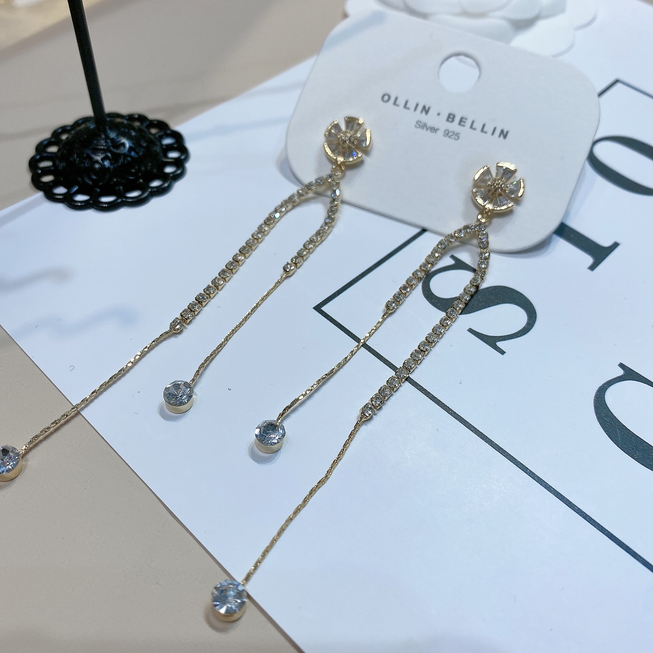 2022 New South Korean Temperament Female Long Zircon Inlaid Flower Fringe Advanced Sense Earrings Drop Earrings Item Picture