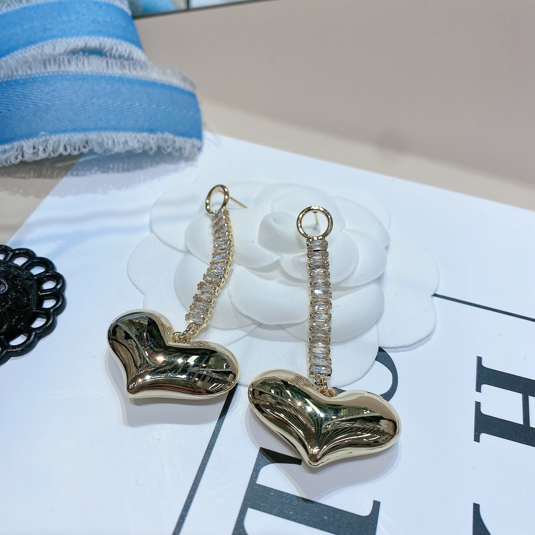 2022 New South Korean Temperament Female Long Zircon Inlaid With Love Fringe Advanced Sense Earrings Drop Earrings details Picture