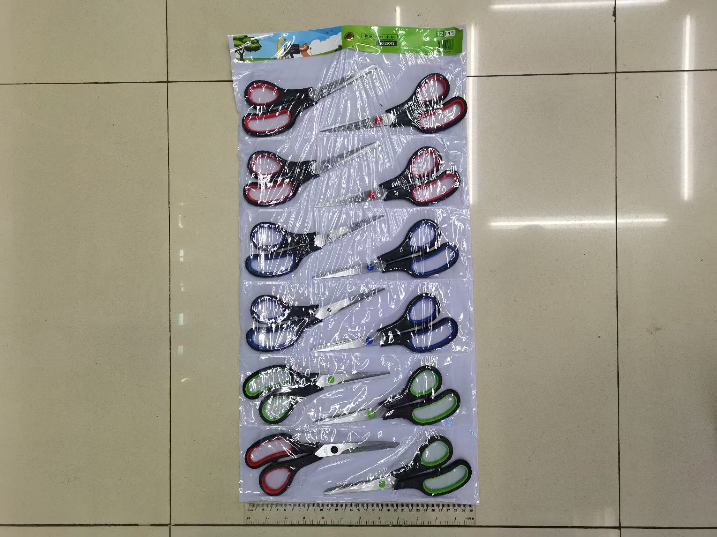 Department store hardware tools, knives, scissors, scissors, utility knives, office and educational scissors, student scissors, stationery scissors, black-handled red-circled scissors, knives, scissors undefined