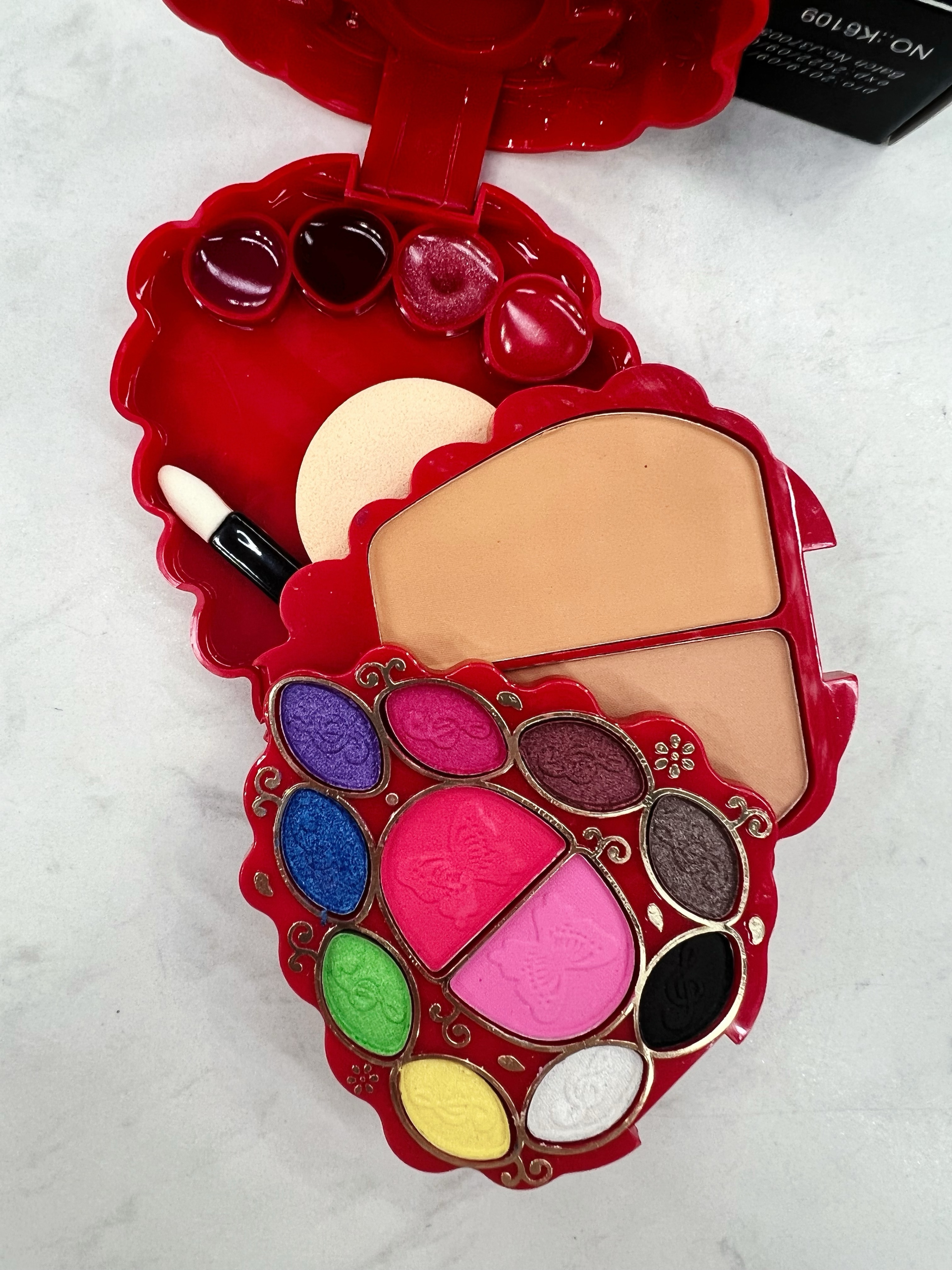Makeup Box 6109 Application Scenario