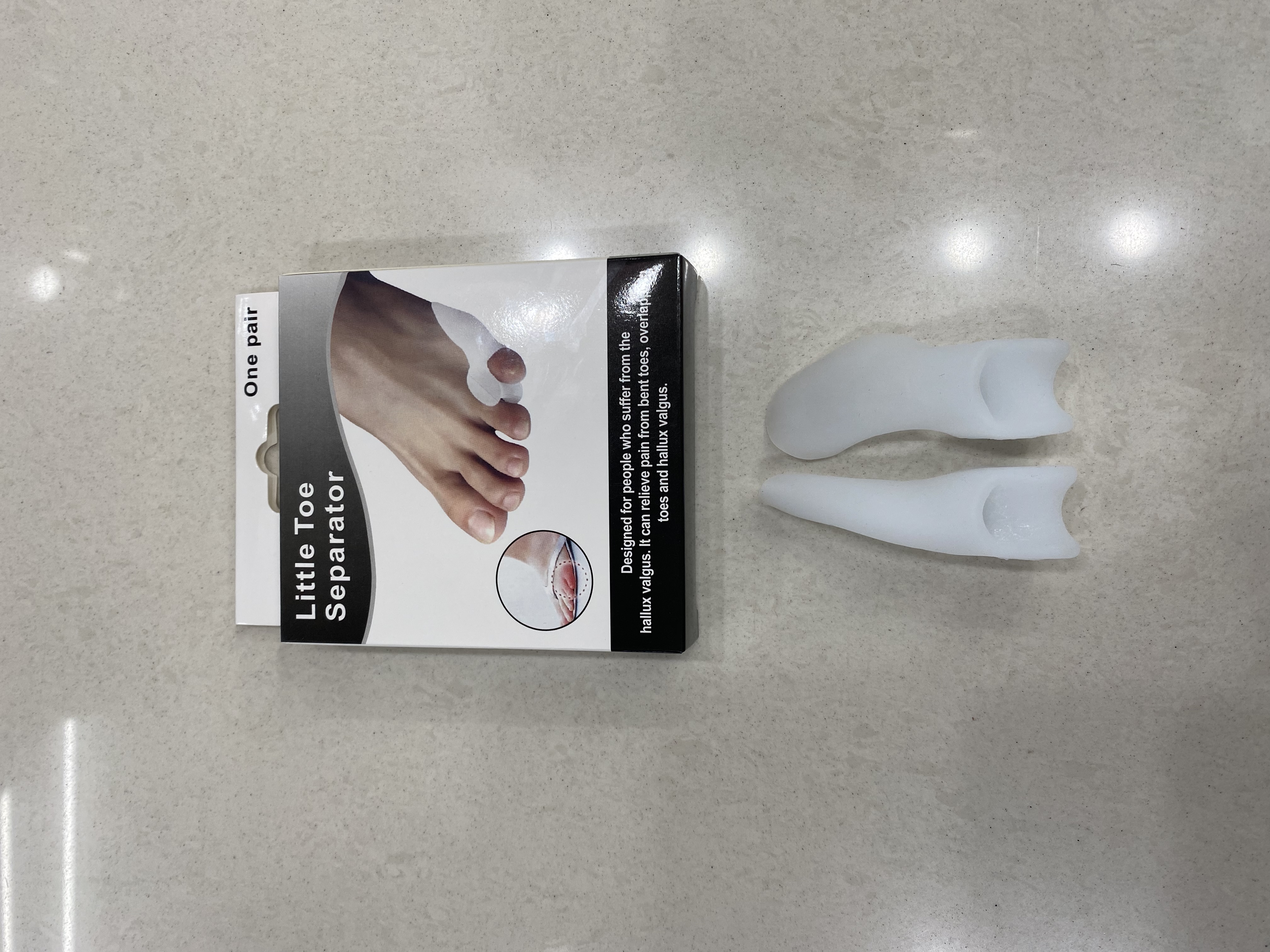 White rabbit toe divider