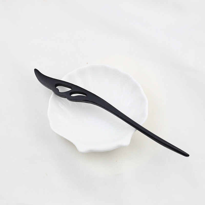 Black Wood Hairpin Ancient Style Modern Hairpin Chinese Wind Pan Hairpin Hanfu Daily Simple Hairpin Application Scenario