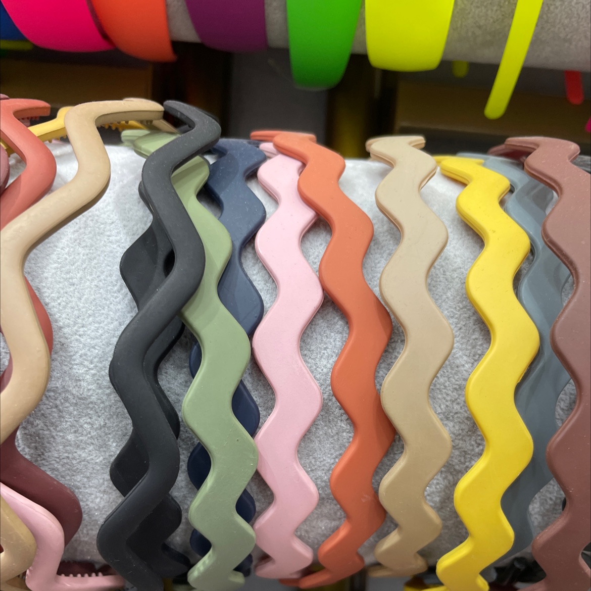 Frosted Headband Headband Wave Application Scenario