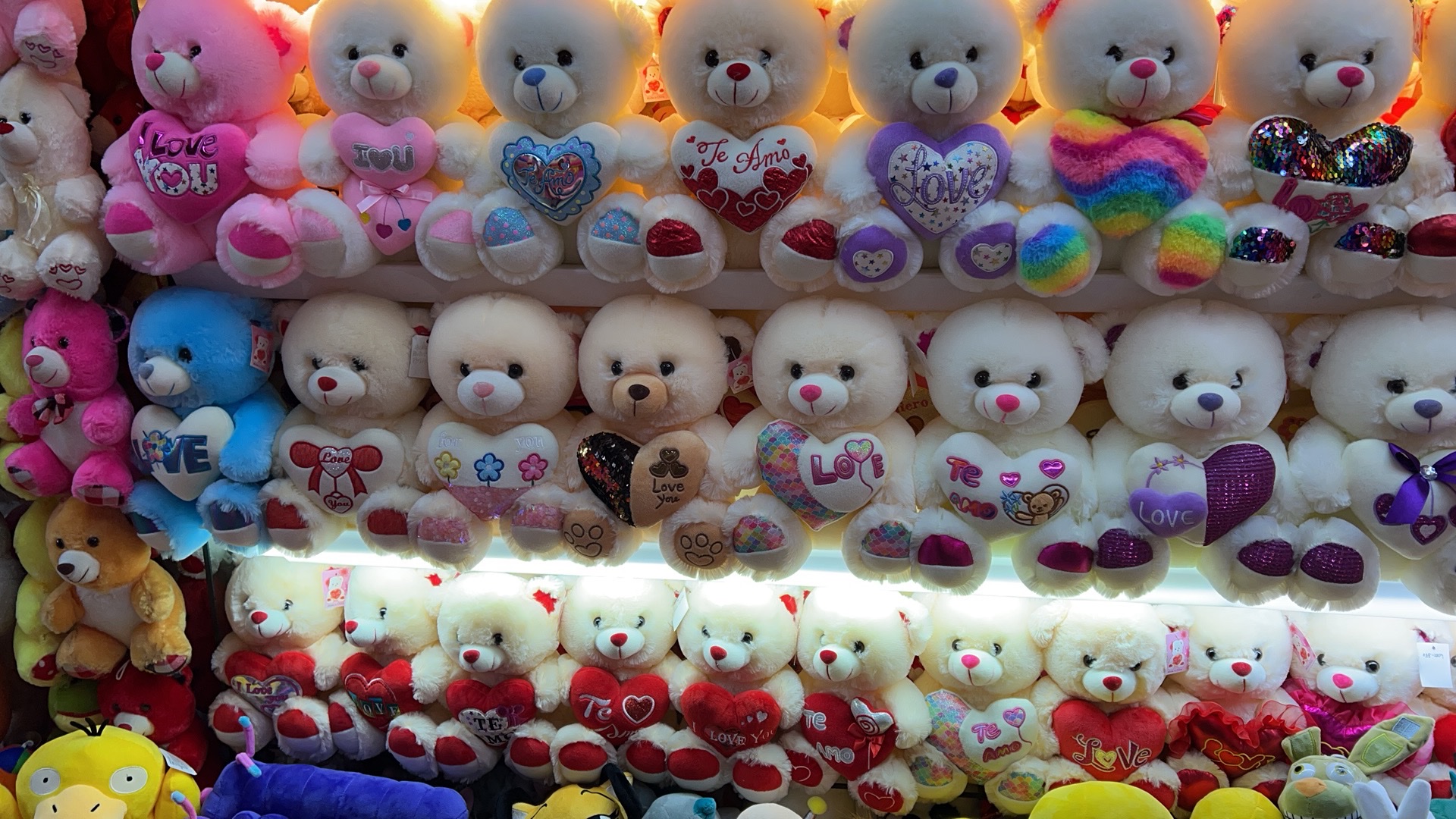 毛绒玩具批发潮玩丑萌玩具批发