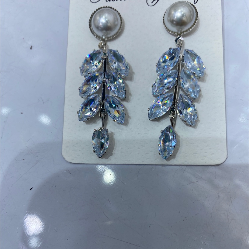 Louie Oudi jewelry network explosion, pearl ➕ zircon + copper accessories fashion earrings 20220064