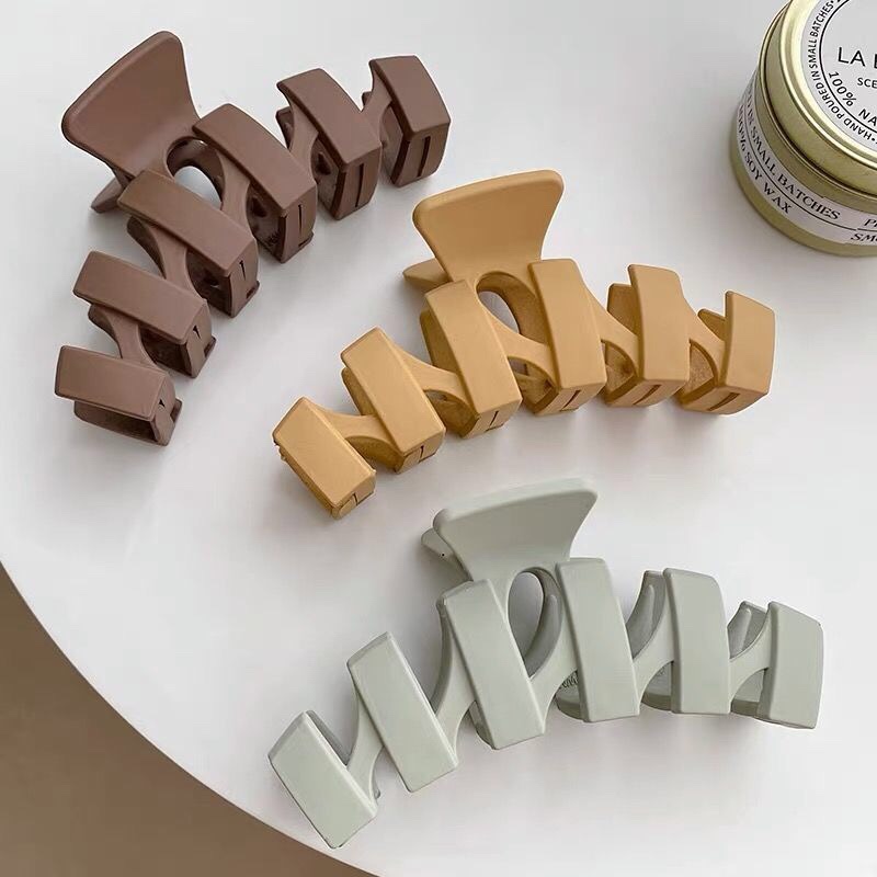 Korean retro Internet celebrity matte hair volume multi-size bath grab temperament shark clip back of head hairpin clip headdress lady thumbnail