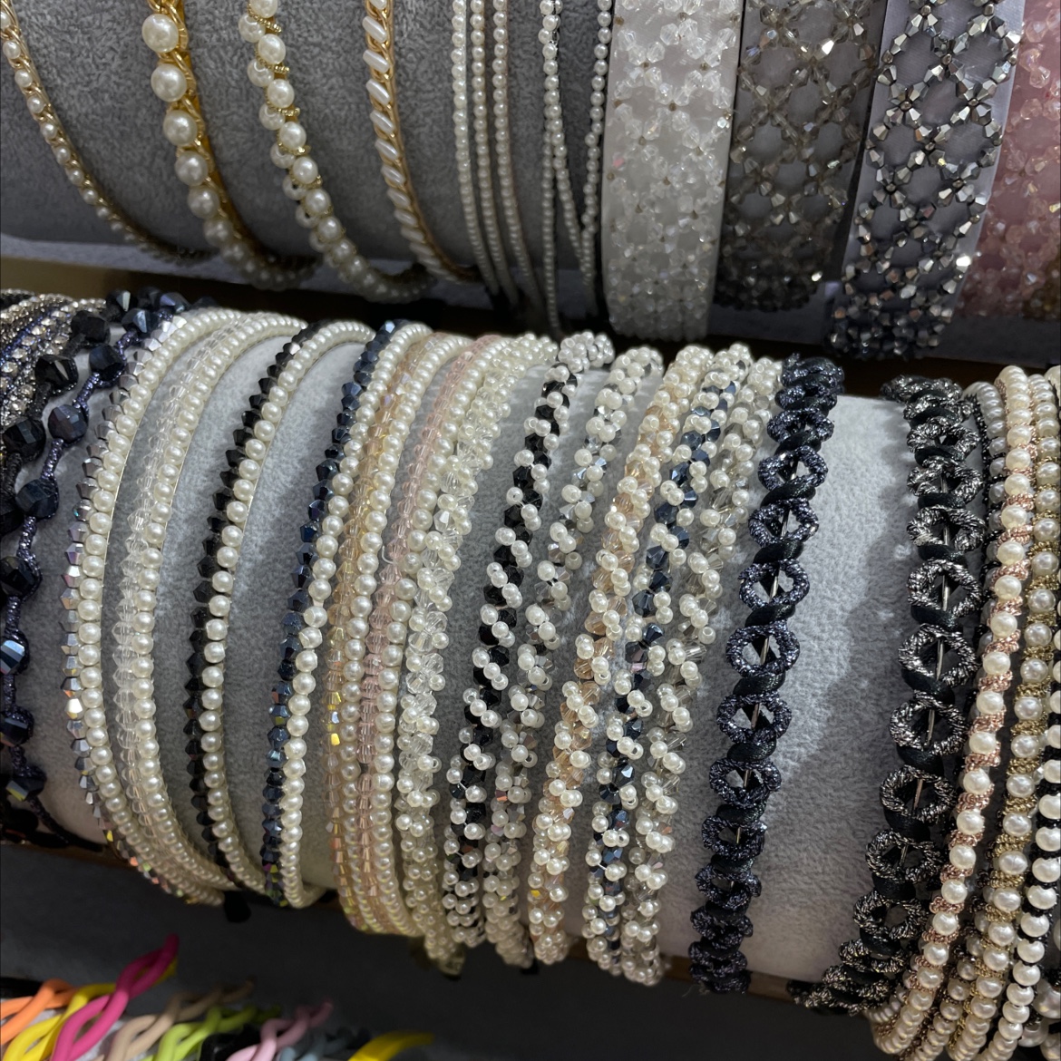 Crystal Pearl Wrapped Headband details Picture