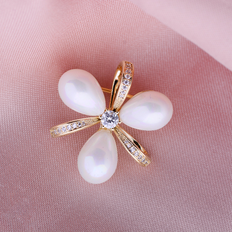 035 Korean fashion elegant gingko leaf trend European style round brooch cute simple personality fashion lovely ladies accessories accessories corsage thumbnail