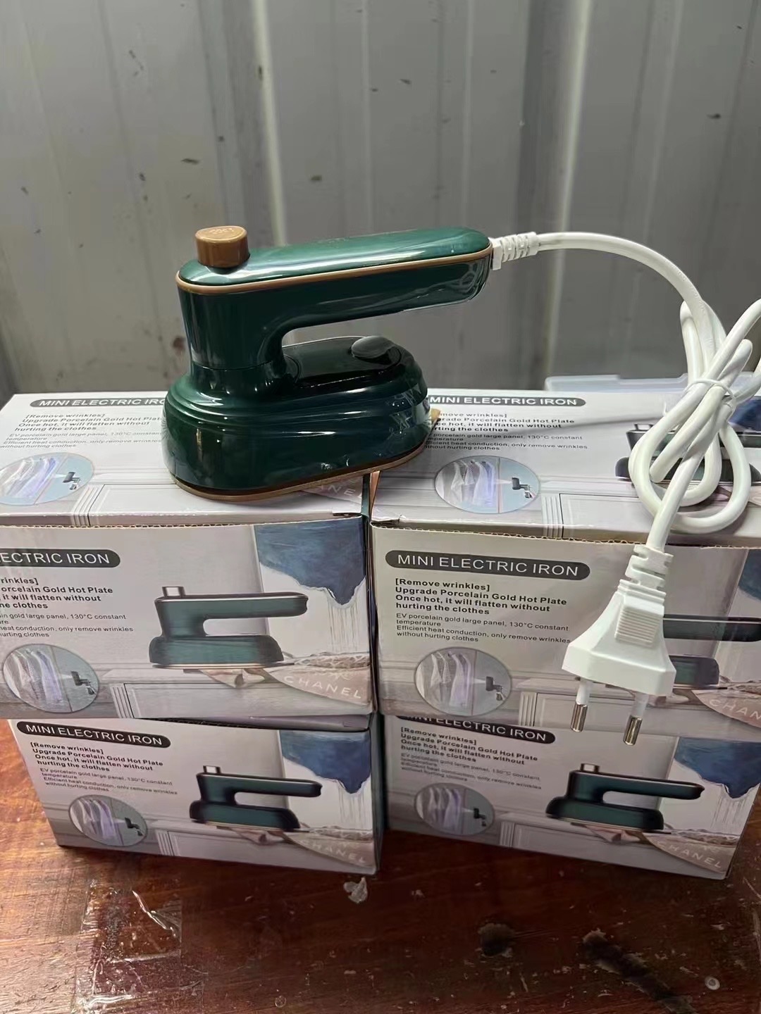 🆕 New Model 🆕 Mini Electric Iron. 🆕 New Model 🆕 Mini Electric Iron. details Picture