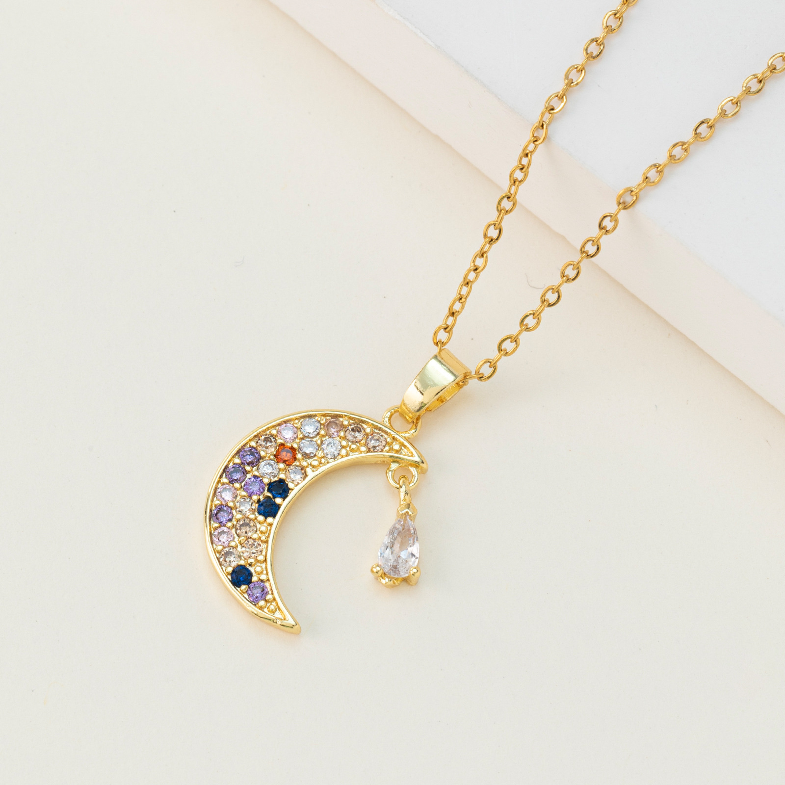 Cross-Border New Popular Crescent Zircon Necklace Copper Micro Inset Pendant Simple Stainless Steel Collarbone Chain Factory Direct Sales Item Picture